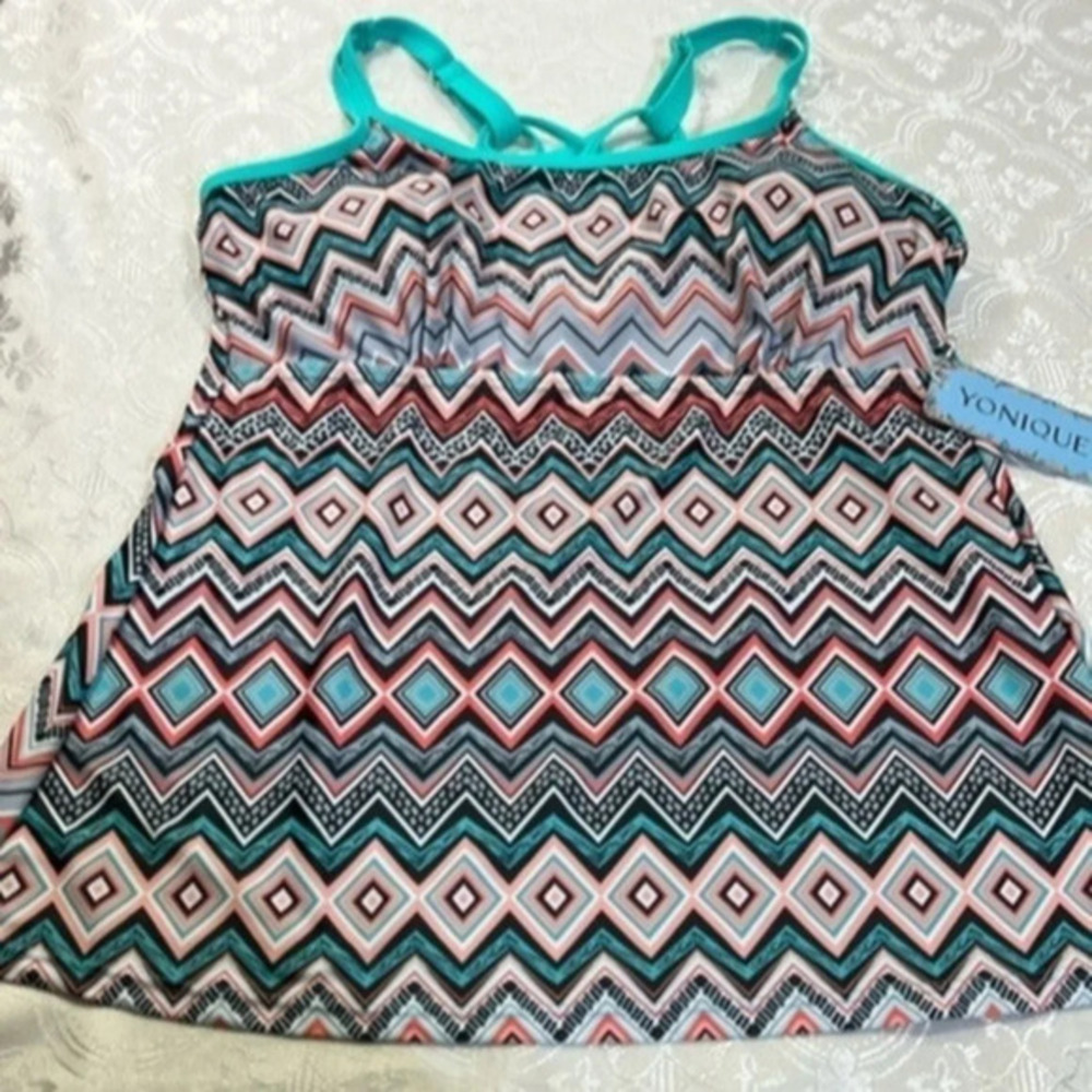 Yonique swim wear top M
